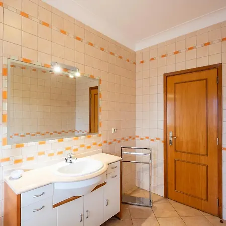 Isa - Heated Pool - Free Wi-fi - Air Con Гия