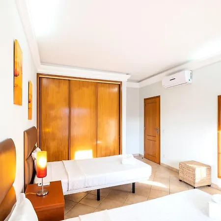 Villa Isa - Heated Pool - Free Wi-fi - Air Con Guia (Faro)