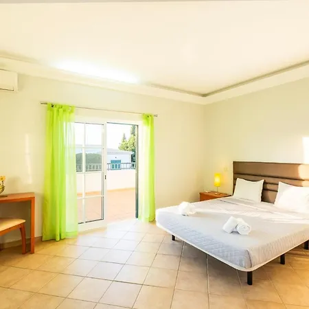Isa - Heated Pool - Free Wi-fi - Air Con Villa Guia (Faro)