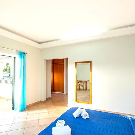Isa - Heated Pool - Free Wi-fi - Air Con Villa Guia (Faro)
