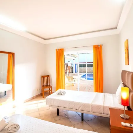 Villa Isa - Heated Pool - Free Wi-fi - Air Con Guia (Faro)
