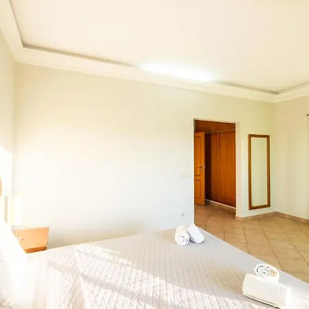 Isa - Heated Pool - Free Wi-fi - Air Con Villa